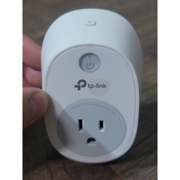 TP-Link HS100 Smart Wi-Fi Plug Wireless Outlet - Control From Anywhere - Picture 2 of 4
